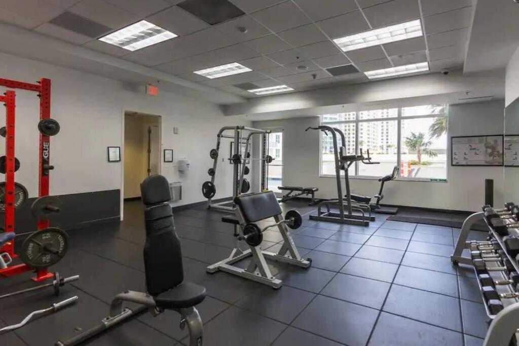 Glam Studio: Sleeps 4 X Pool X Gym X Parking Apartamento *