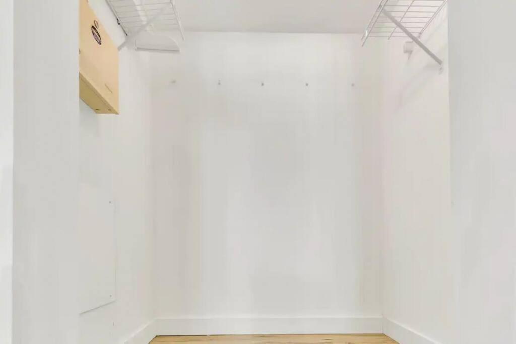 Glam Studio: Sleeps 4 X Pool X Gym X Parking